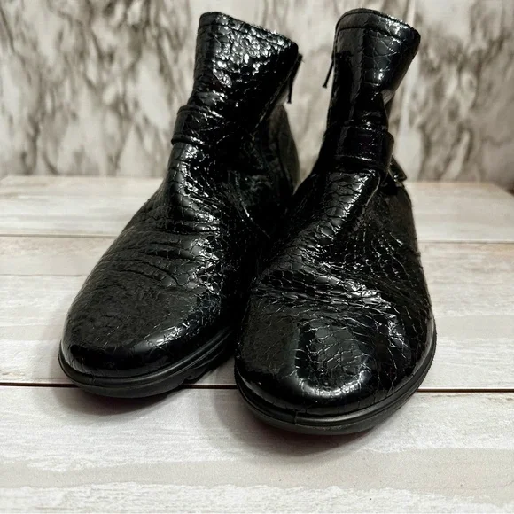 IMAC Croc Embossed Patent Leather Side Zip Booties Sz 39 US 9 Made In Italy - Picture 4 of 13